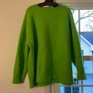 BRIGHT GREEN Zara knit sweater. Oversized and so comfy!